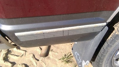 1999 Chevy Tahoe Passenger Right Rear Moulding On Quarter Panel Oem