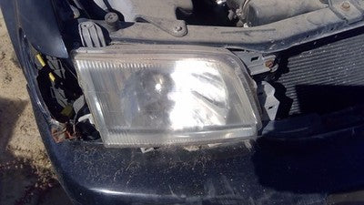 2001-2002 Subaru Forester Passenger Right Head Light Oem Front Lamp With Bracket
