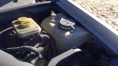 1994 Jeep Grand Cherokee Windshield Washer Fluid Reservoir With Pump Wiper Tank