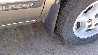 1995-1998 Chevy S10 Blazer Passenger Right Lower Mud Flap Rock Guard Oem