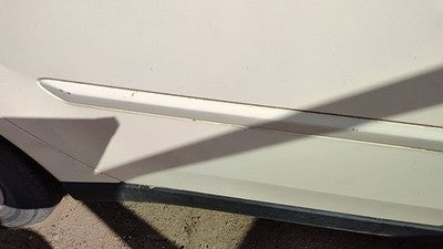 04-08 New Style Malibu Passenger Right Rear Moulding Fm Door Back Trim White 40U