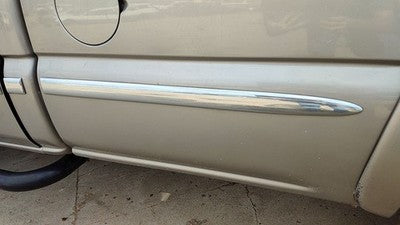 2002 Sierra 2500 Hd Lh Driver Left Rear Moulding On Front Of Box Oem