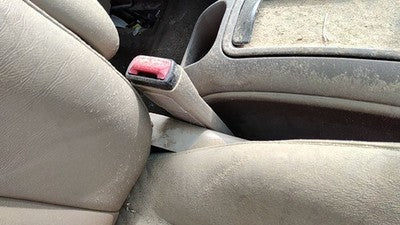 2000 Ford Windstar Passenger Right Front Seat Belt Buckle Receiver Oem