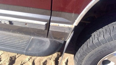 1995-2000 Chevy Tahoe Passenger Right Moulding From Fender Trim Strip Red 51U