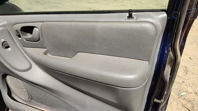 04-06 Town & Country Passenger Right Front Door Trim Panel With Switches Gray D5