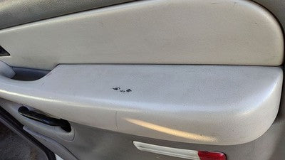 01 Suburban Passenger Right Rear Door Trim Panel With Switches Back Light Gray