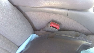 1998 Chevy S10 Blazer Passenger Right Front Seat Belt Buckle Receiver Gray 92H
