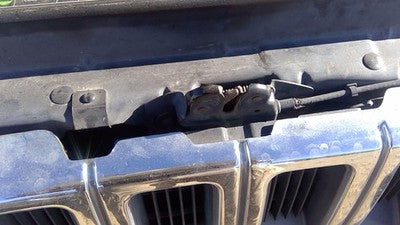 1993-1998 Jeep Grand Cherokee Hood Latch Assembly With Bracket Oem 55254771