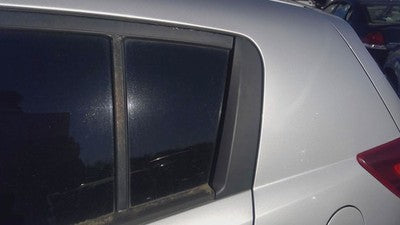 2010-2016 Kia Sportage Driver Left Rear Vent Window Back Door Glass With Frame