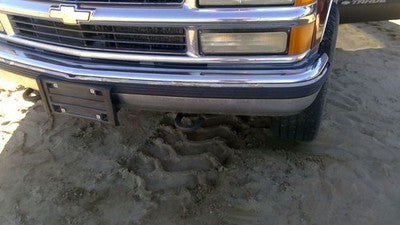 1995-2000 Chevy Tahoe Front Bumper Assembly With Brackets Oem Chrome 15574111