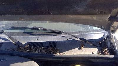 1993-1998 Jeep Grand Cherokee Driver Left Windshield Wiper Arm Oem Blade Lever