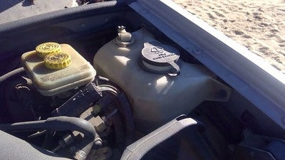 1994 Jeep Grand Cherokee Windshield Washer Fluid Reservoir With Pump Wiper Tank