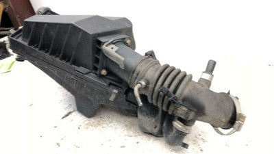 02-06 Sentra Complete Air Intake Cleaner Filter Box Housing With Tube Oem 1.8L