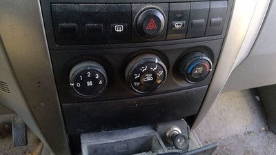 2003-2006 Kia Sorento Temperature Control Module In Dash Heater Ac Head Unit Lx