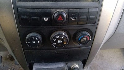 2003-2006 Kia Sorento Temperature Control Module In Dash Heater Ac Head Unit Lx