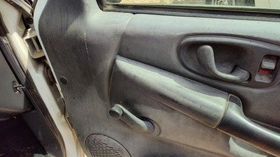 98-03 S10 Pickup Passenger Right Front Inside Door Trim Panel Gray 12D 15010475