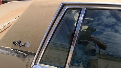 1980-85 Olds 88 Passenger Right Rear Vent Window Back Door Glass With Frame Oem