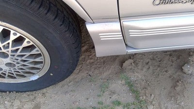 1991 Cutlass 2 Door Driver Left Moulding From Fender Oem Trim Strip Silver