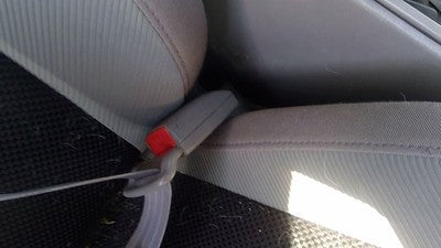 1999-2002 Subaru Forester Passenger Right Front Seat Belt Buckle Receiver Gray