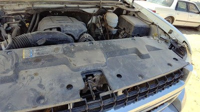 07-09 Silverado 2500 Plastic Cover Above Radiator Support 15911270 Sight Shield