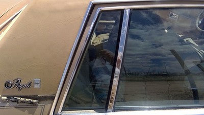 1980-85 Olds 88 Passenger Right Rear Vent Window Back Door Glass With Frame Oem