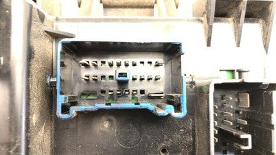 2006-2007 Chrysler 300 Engine Fuse Box Oem 3.5L P04692031ai 05161486Aa