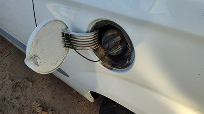 2001-2002 Grand Caravan Fuel Filler Neck Assembly With Gas Cap Oem 4809624Ad