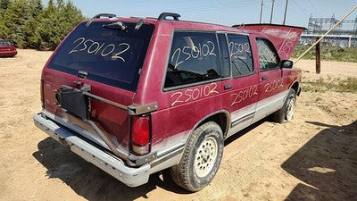 90-97 Blazer Passenger Right Front Spindle Steering Knuckle With Wheel Hub 4X4