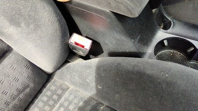 2002-2005 Vw Passat Passenger Right Front Seat Belt Buckle Receiver Oem Black