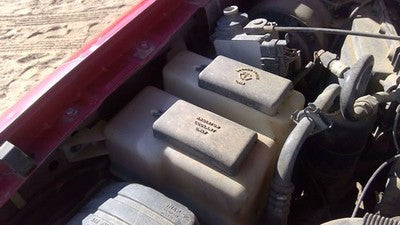 1998-2001 Ford Ranger Windshield Washer Fluid Reservoir With Pump Oem Wiper Tank