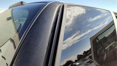 1999 S10 Blazer Passenger Right Rear Moulding On Quarter Panel Oem