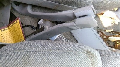 1991 Cutlass 2 Door Passenger Right Front Seat Belt Buckle Receiver Oem Gray