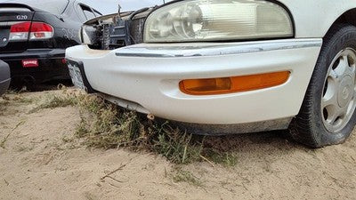 1997-05 Buick Park Ave Front Bumper Cover Assembly Oem White 78u Crack 25651624