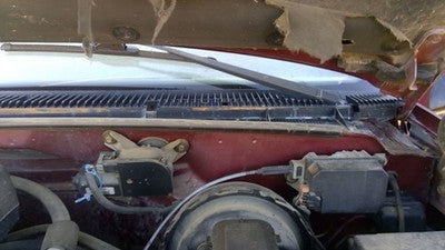 1995-2000 Chevy Tahoe Driver Left Windshield Wiper Arm Oem Blade Lever 15043064