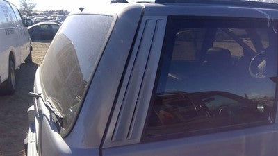 1994 Jeep Grand Cherokee Passenger Right Rear Moulding On Quarter Panel Silver