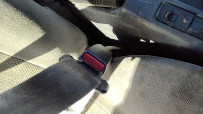 94 Pathfinder Nissan Passenger Right Front Seat Belt Buckle Receiver Gray