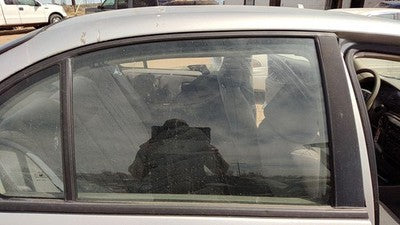 97-05 Chevy Malibu Passenger Right Rear Side Window Door Glass Oem Back 22644120