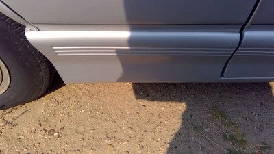 1991 Cutlass 2 Door Passenger Right Rear Moulding On Quarter Panel Silver Rocker