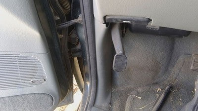 2000 Chrysler Voyager Driver Left Lower Kick Trim Panel Oem Gray Jb55sjk