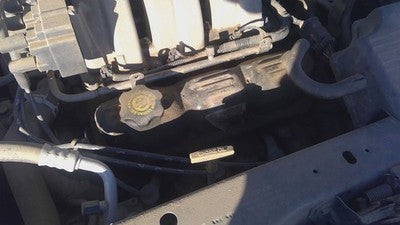 1996-2000 Chrysler Voyager Front Valve Cover Oem 3.3L 4781449Aa