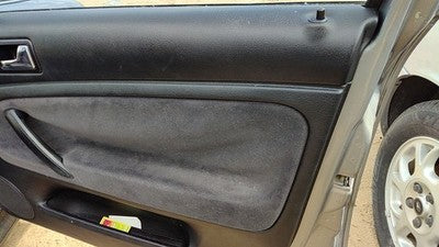 2004-2005 Vw Passat Passenger Right Front Inside Door Trim Panel Only Oem Black