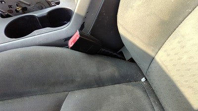 2005-2006 Mazda Tribute Driver Left Front Seat Belt Buckle Receiver Oem