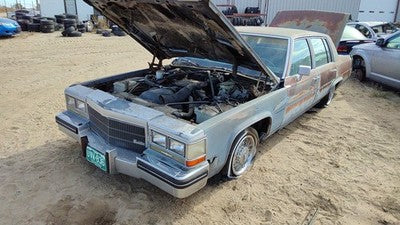80-84 Deville Sedan Passenger Right Front Spindle Steering Knuckle Wth Wheel Hub