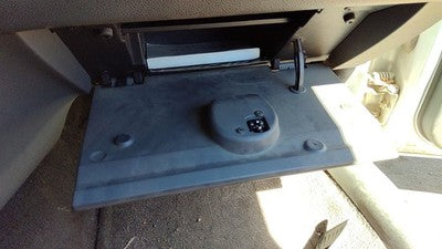 04 Pontiac Grand Prix Glove Box Assembly Complete Door With Latch Oem Pewter 69B