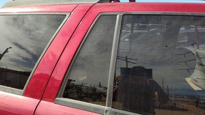 02-09 Trail Blazer Passenger Right Rear Vent Window Back Door Glass With Frame