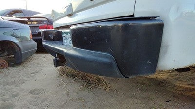 2000-2006 Chevy Suburban Rear Back Bumper Oem Step With Brackets 19121287