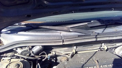 1998-2005 Subaru Forester Passenger Right Windshield Wiper Arm Oem Blade Lever