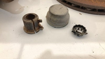1995-97 Ford F350 Driver Left Front Spindle Steering Knuckle With Wheel Hub 4X2
