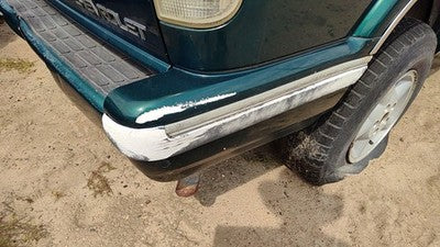 1996 S10 Blazer Passenger Right Rear Moulding Bumper End Cap Oem Green