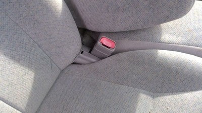 1998 Mercury Sable Passenger Right Front Seat Belt Buckle Receiver Oem Gray N2